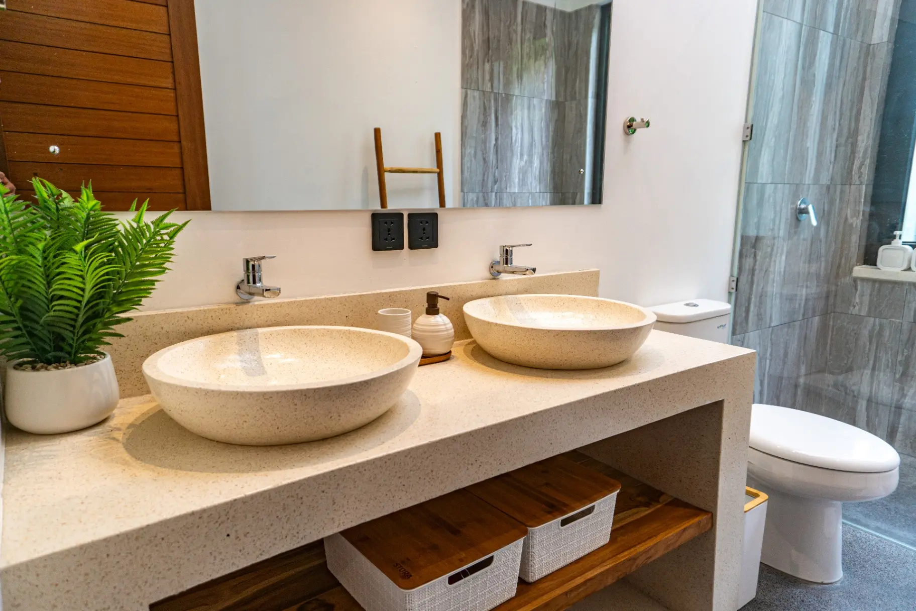 Considered 2BR Villa w/ Sunset Views and Home Office, 2-bed villa for rent in Uluwatu – photo 5 of 9