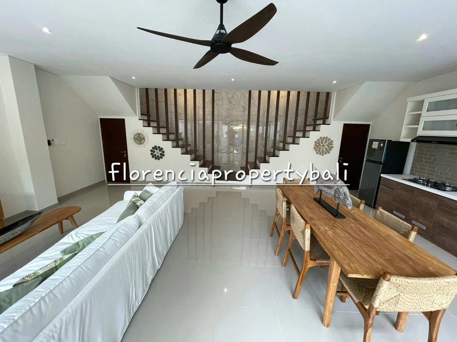 Kerobokan Villa | Modern 2 Bedroom for Yearly and Monthly Rental, 2-bed villa for rent in Canggu – photo 7 of 14