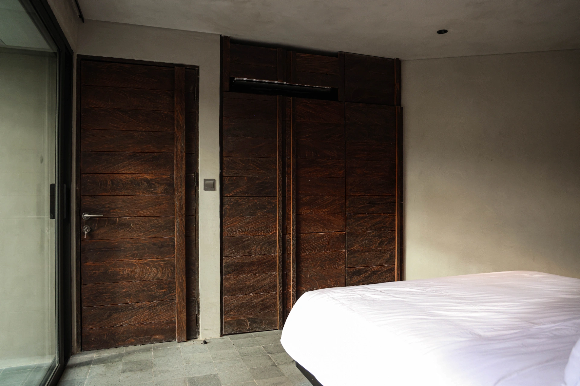 Villa Forma - Luxurious Brand New 2 Bedroom Industrial Villa in Canggu, 2-bed villa for rent in Canggu – photo 9 of 15