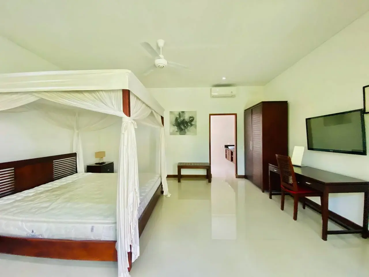 3 Bedrooms Brand New Villa in Berawa, 3-bed villa for rent in Canggu – photo 11 of 15