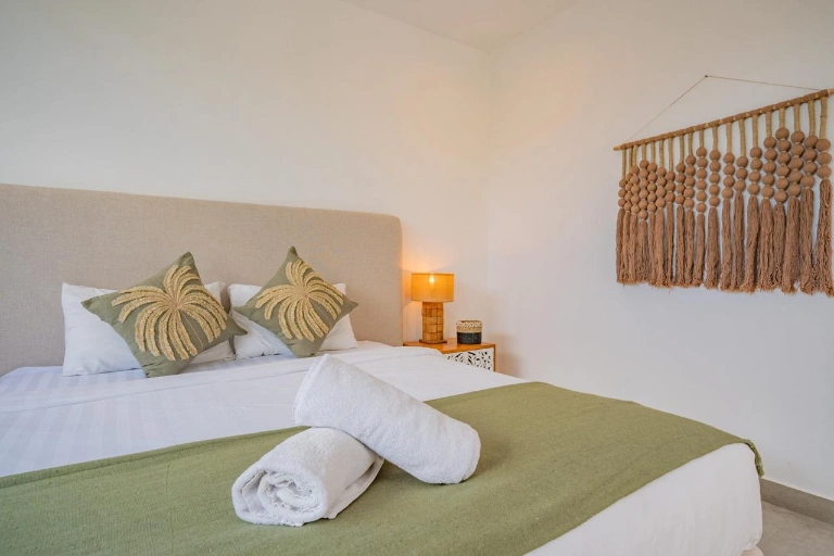 3 Bedroom Luxury Modern Tropical in Berawa, 3-bed villa for rent in Canggu – photo 13 of 15