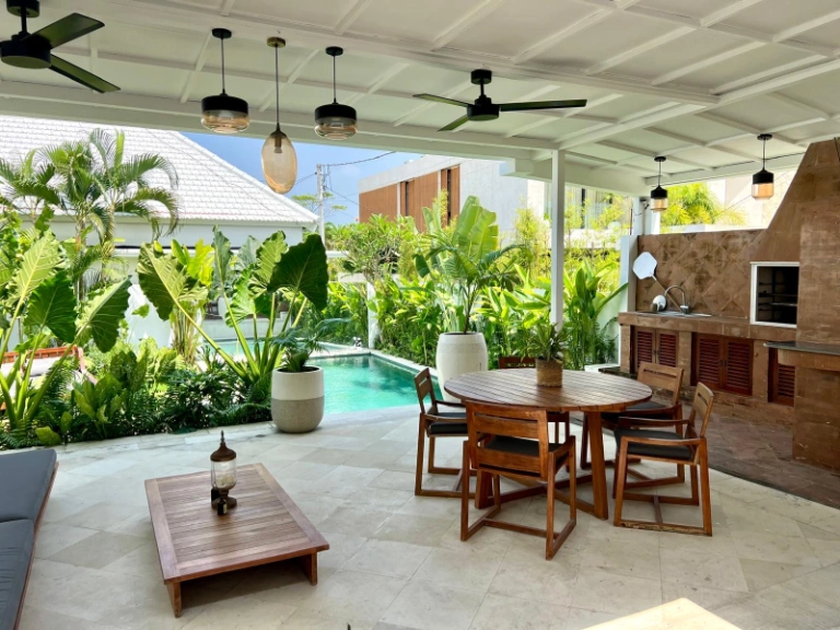 3br Tropical Villa - Walking Distance to Pro Ed, 3-bed villa for rent in Canggu – photo 8 of 15