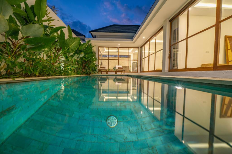 Stunning Pererenan Villa – Beach, Cafés & Canggu at Your Doorstep, 3-bed villa for rent in Pererenan – photo 12 of 15