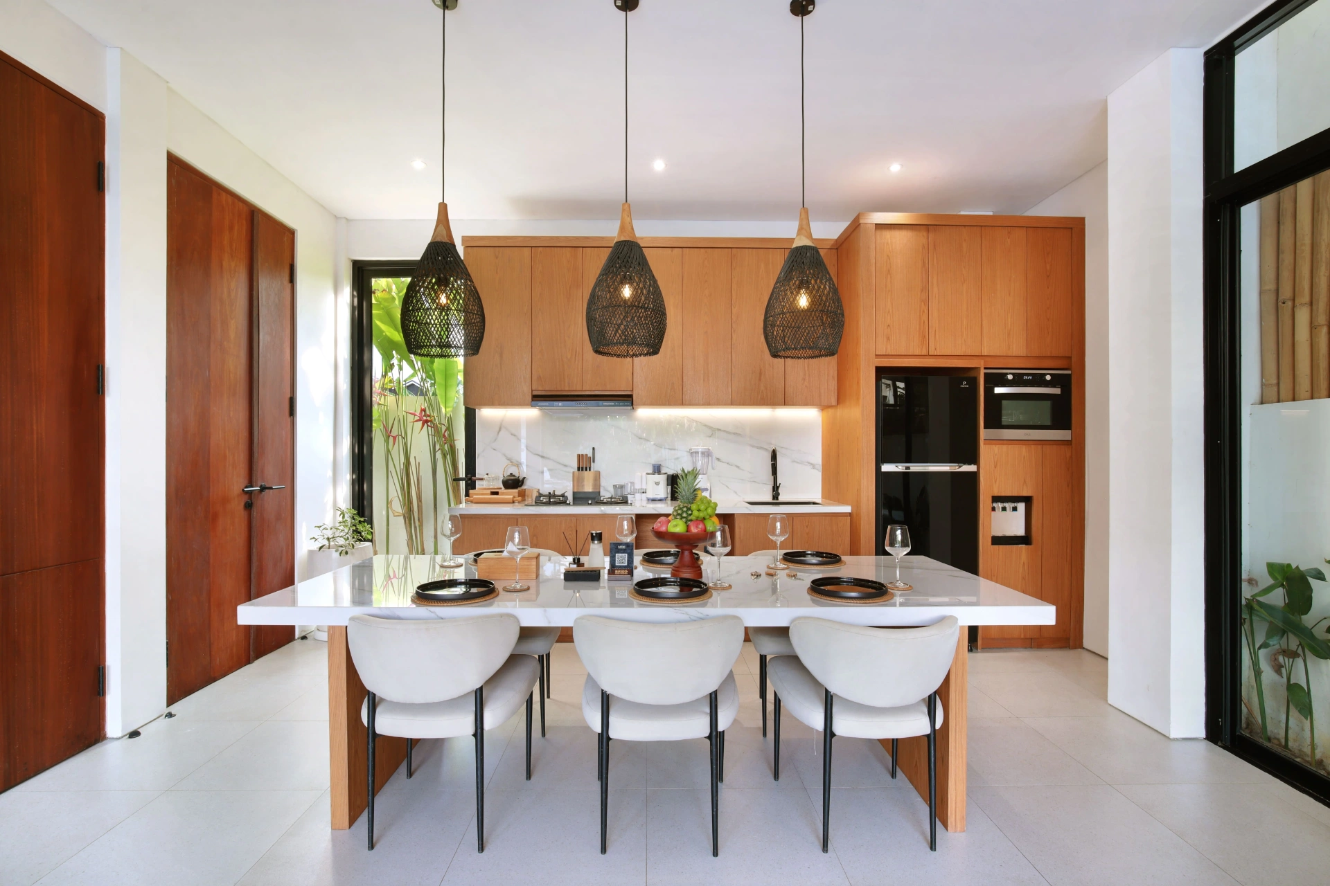 Aquamarine Villa I Canggu 3BR Sunken lounge/Central of Canggu/Rooftop available!, 3-bed villa for rent in Canggu – photo 7 of 15