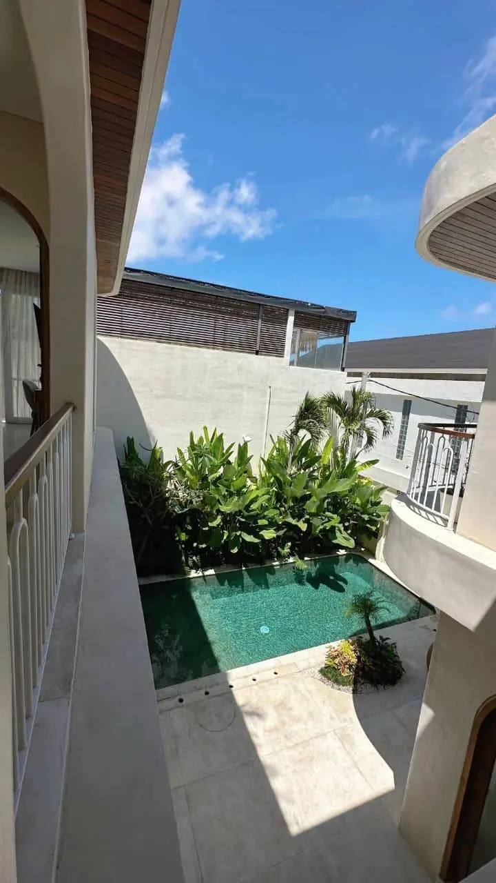 Spacious 3BR Villa w/ Private Pool and Rooftop Jacuzzi, 3-bed villa for rent in Uluwatu – photo 3 of 15