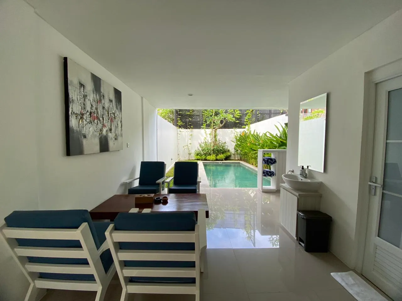 Modern 2 Bedroom Canggu– near Gym and Pererenan Beach, 2-bed villa for rent in Canggu – photo 4 of 15