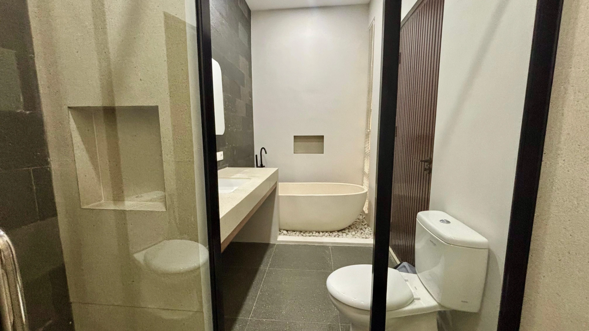 Brand New Modern 3 Bedroom Villa, 3-bed villa for rent in Canggu – photo 4 of 14