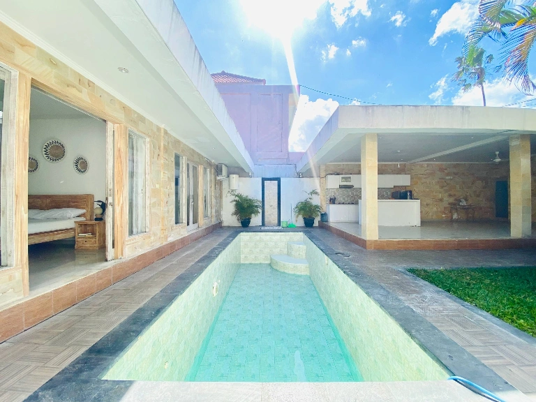 2 Bedroom Villa for Yearly Rent in Berawa, 2-bed villa for rent in Canggu – photo 2 of 15
