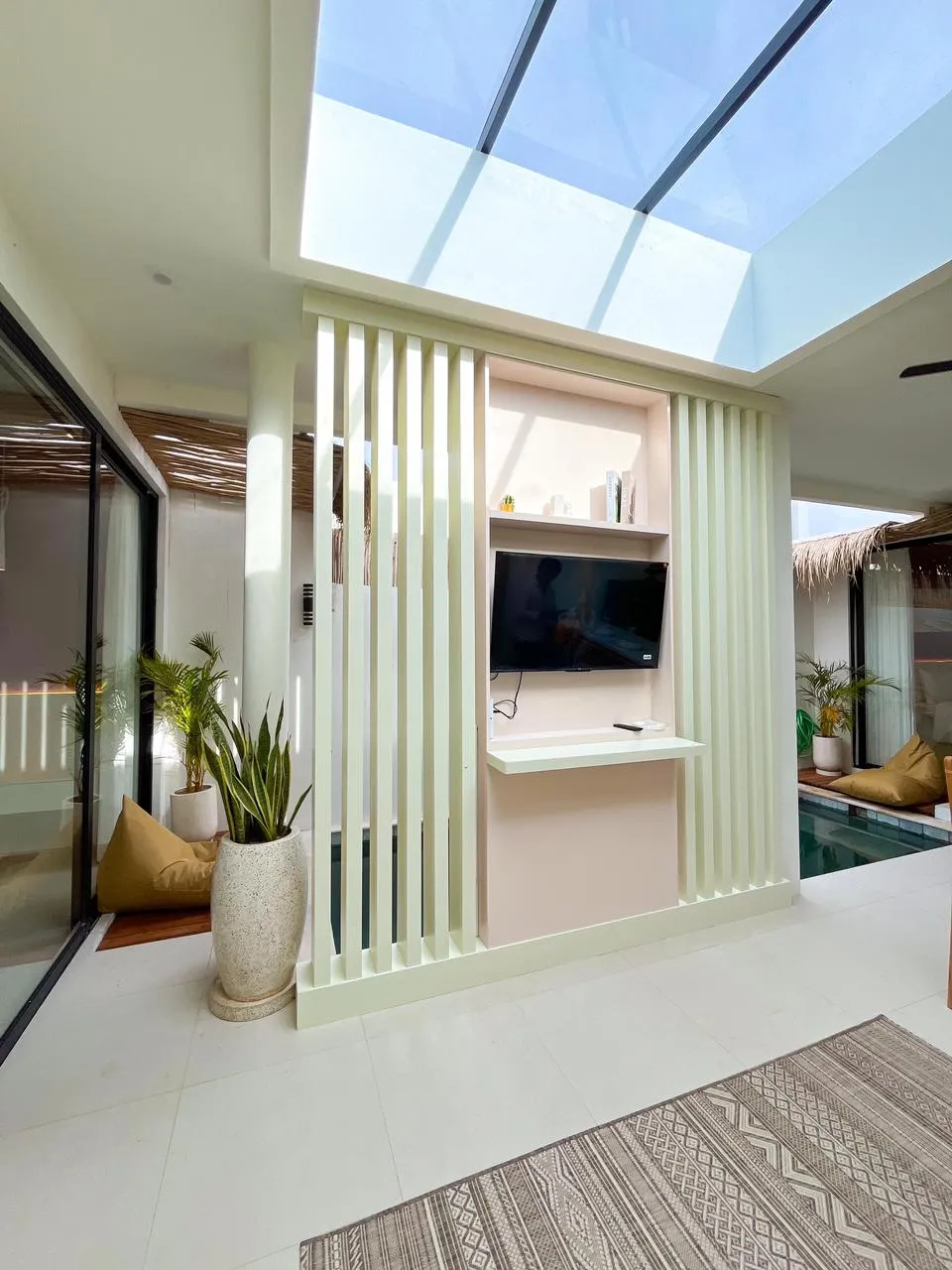 Brand New 2 Bedroom Villa for Rent or Sale in Kerobokan, Bali, 2-bed villa for rent in Canggu – photo 2 of 15