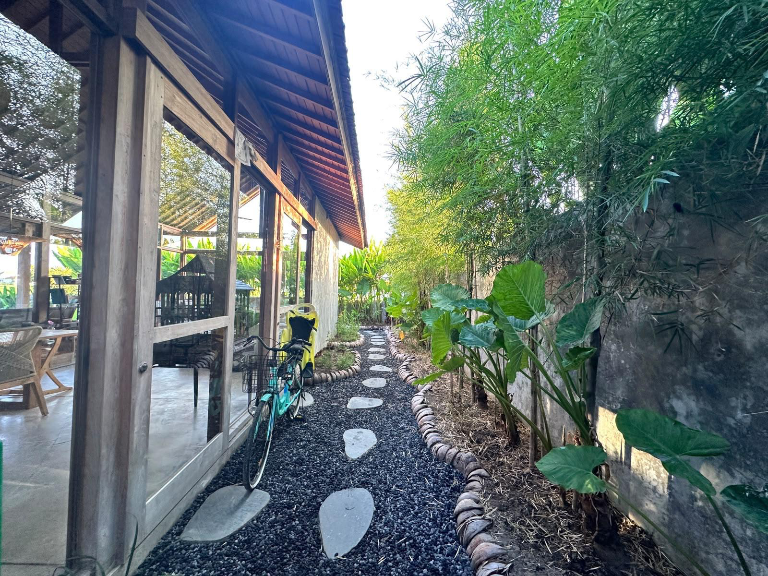 3BR Family Pool Villa with Rice Field Views in Seseh, 3-bed villa for rent in Seseh – photo 12 of 15
