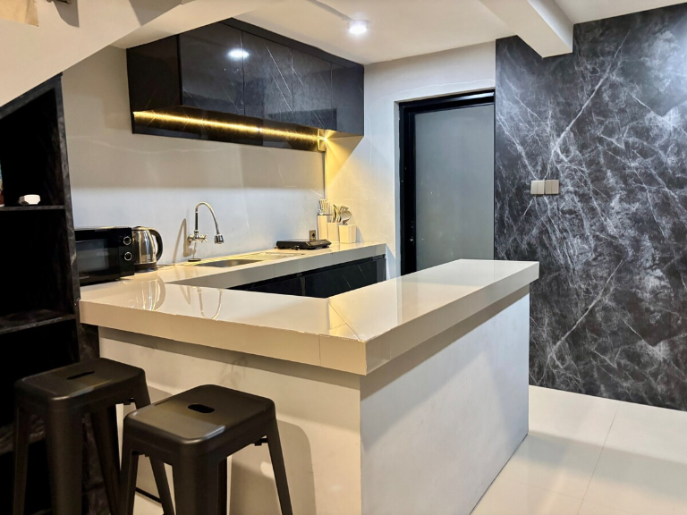 Modern Luxury Loft Penthouse in Canggu, 1-bed villa for rent in Canggu – photo 11 of 15