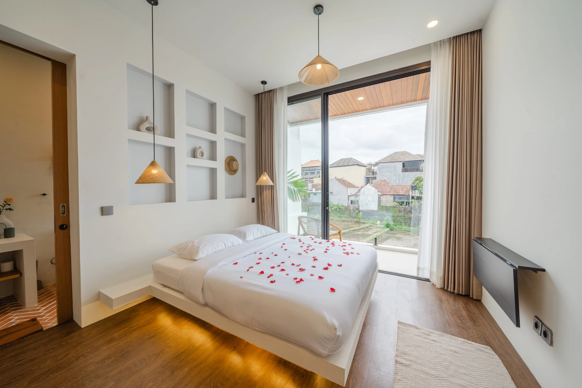 Brand New 3BR Luxury Villa with Rice Field View - Padonan, Canggu, 3-bed villa for rent in Canggu – photo 10 of 12