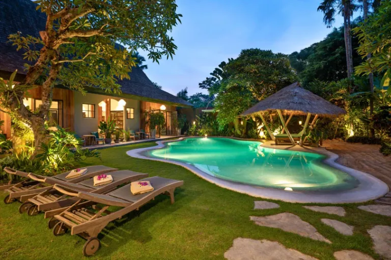 5BR Luxury Tropical Villa Near Berawa Beach, 5-bed villa for rent in Canggu – photo 11 of 15