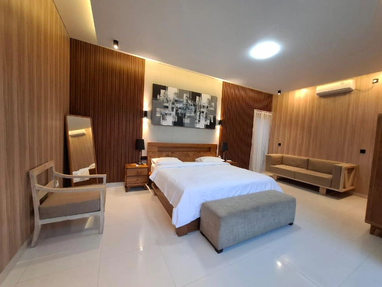 Live the Bali Dream: Stylish 2BR Villa with Pool & Garden, 2-bed villa for rent in Canggu – photo 10 of 11