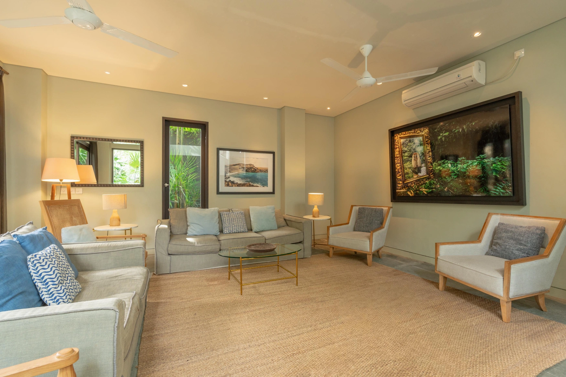 Villa Ixora - Spacious 4BR Villa near Canggu Beach & Restaurants, 4-bed villa for rent in Canggu – photo 9 of 15
