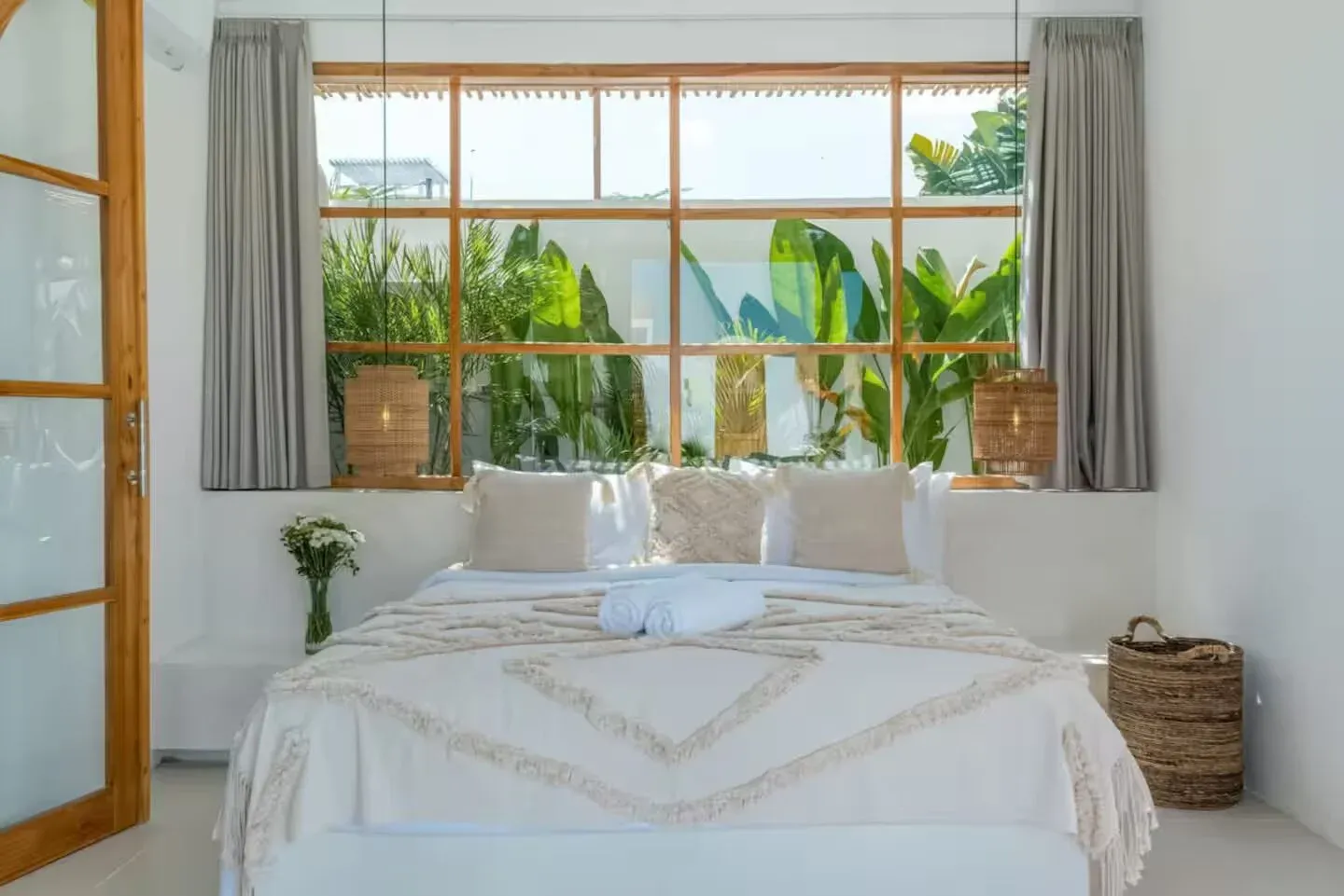 3 Bedrooms Villa in Canggu, 3-bed villa for rent in Canggu – photo 4 of 15