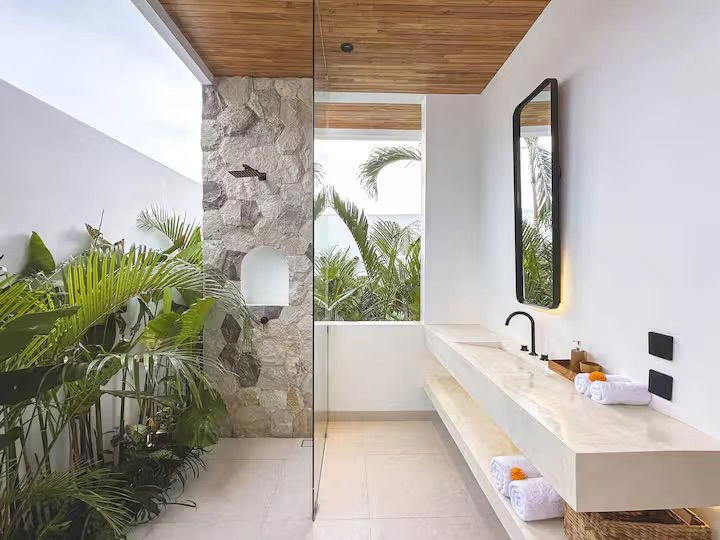 2-Bedroom Private Villa in Tumbak Bayuh, 2-bed villa for rent in Pererenan – photo 9 of 15