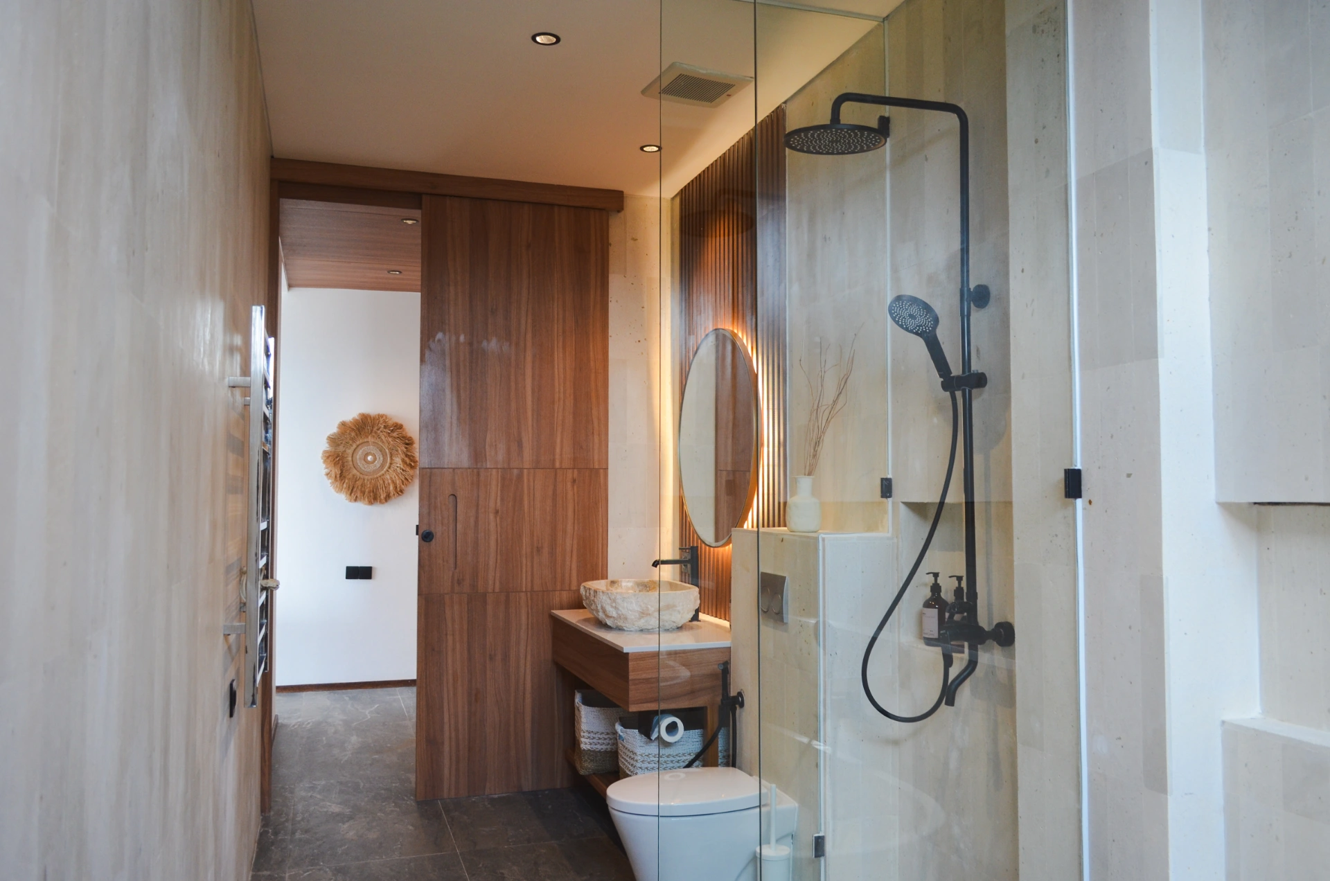 Kammora Living Apartment - Deluxe Room, 1-bed villa for rent in Canggu – photo 3 of 15