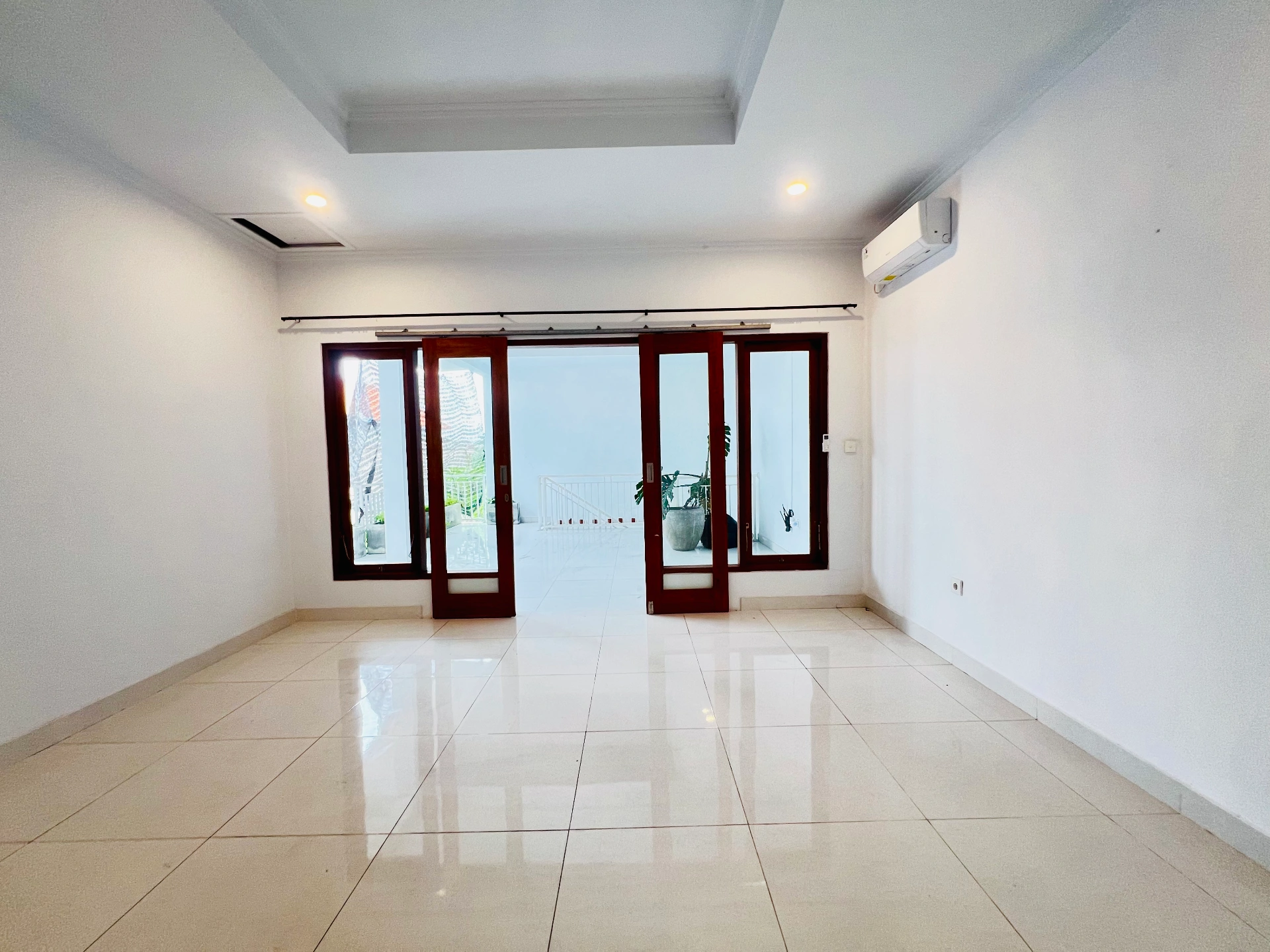 3 Bedroom Villa Walking Distance to Canggu Beach, 3-bed villa for rent in Canggu – photo 6 of 15