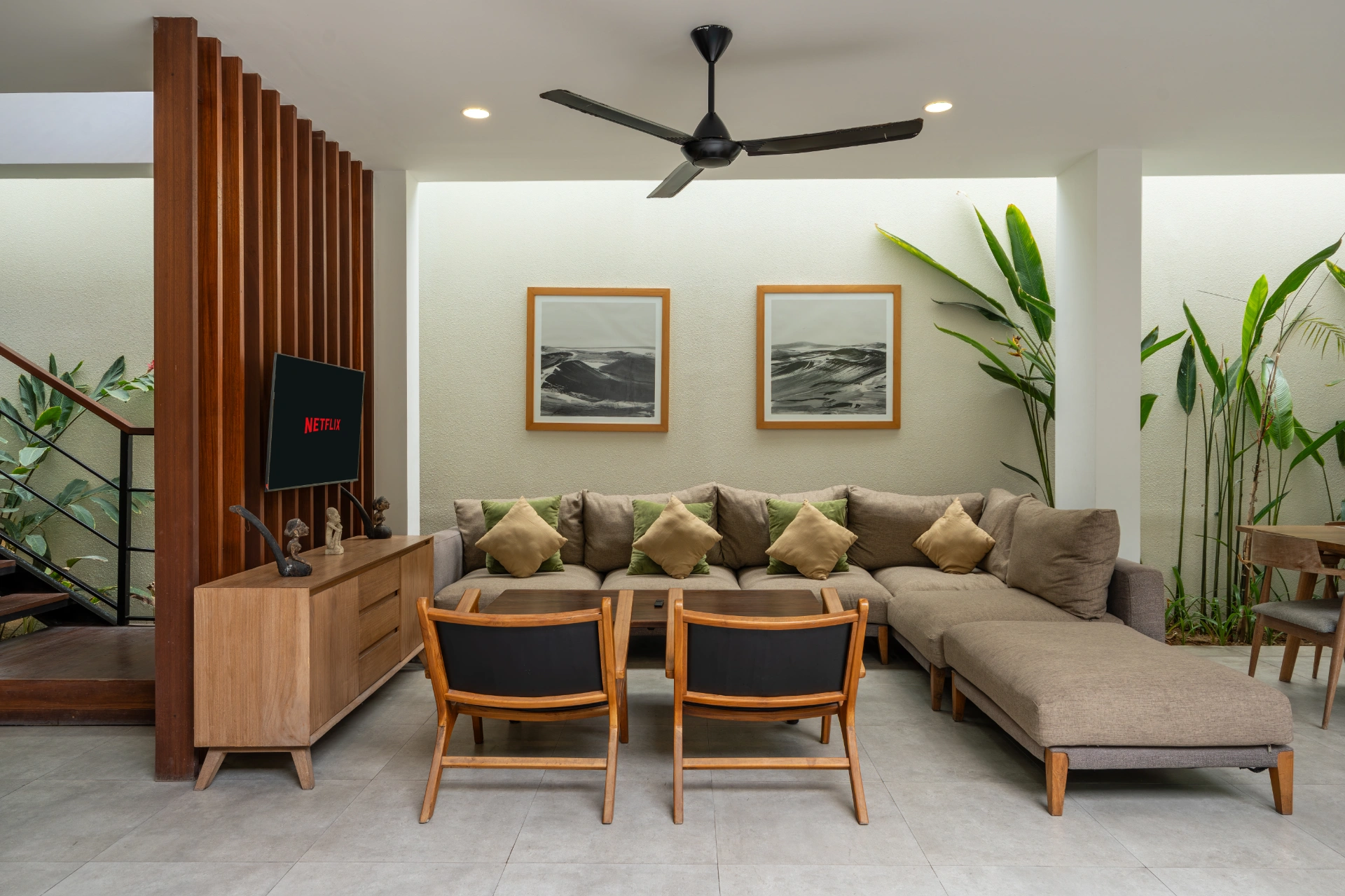 Green Moon 1 - Designer 4BR Villa | Near Berawa Beach & Pool, 4-bed villa for rent in Canggu – photo 10 of 15