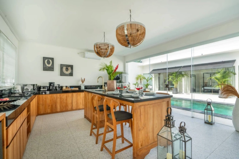 Monthly - Batu Bolong, Canggu 3 Bedroom Villa in Canggu, 3-bed villa for rent in Canggu – photo 5 of 15