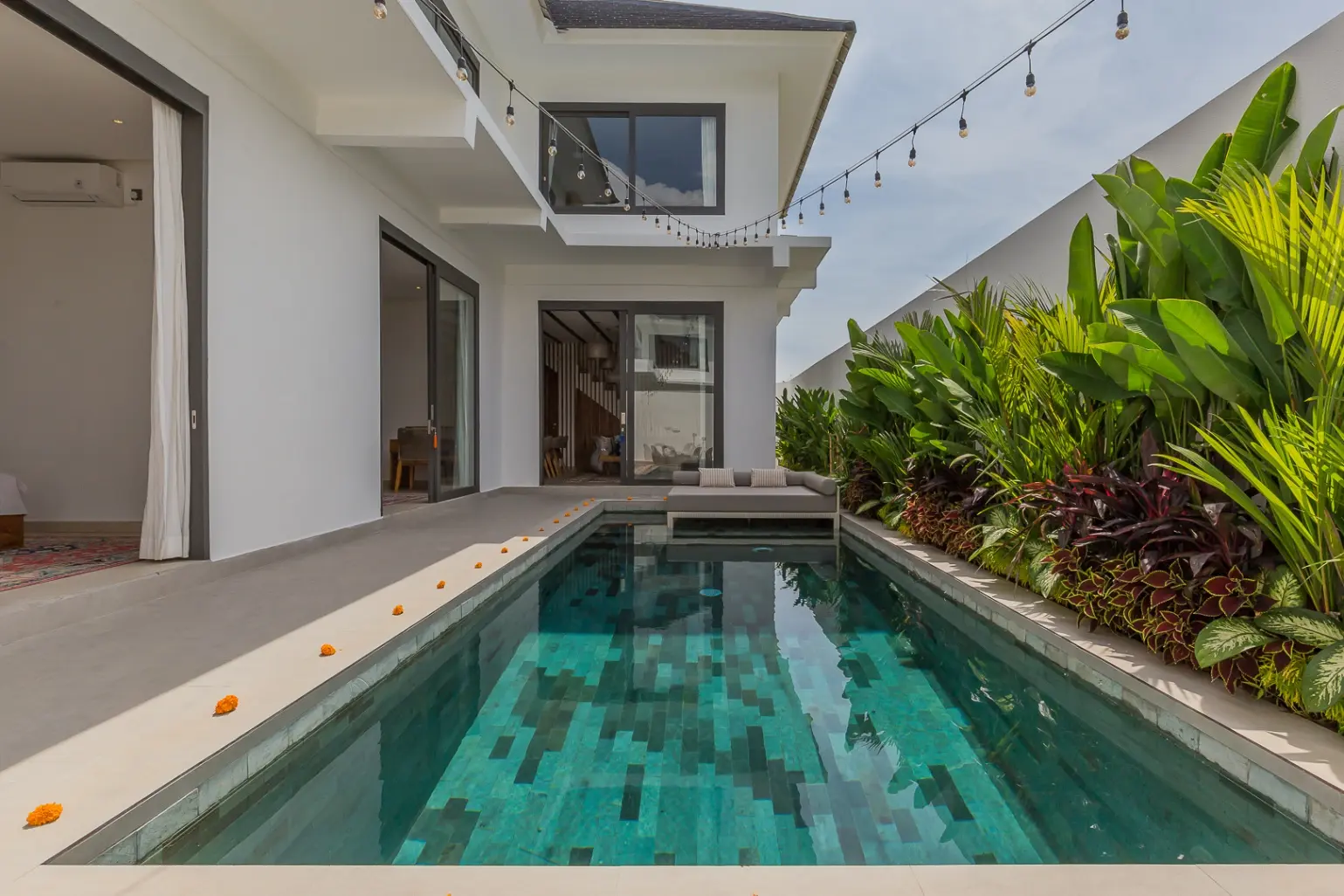 Luxury 3BR Villa w/ Pool and Rooftop Patio, 3-bed villa for rent in Canggu – photo 9 of 15