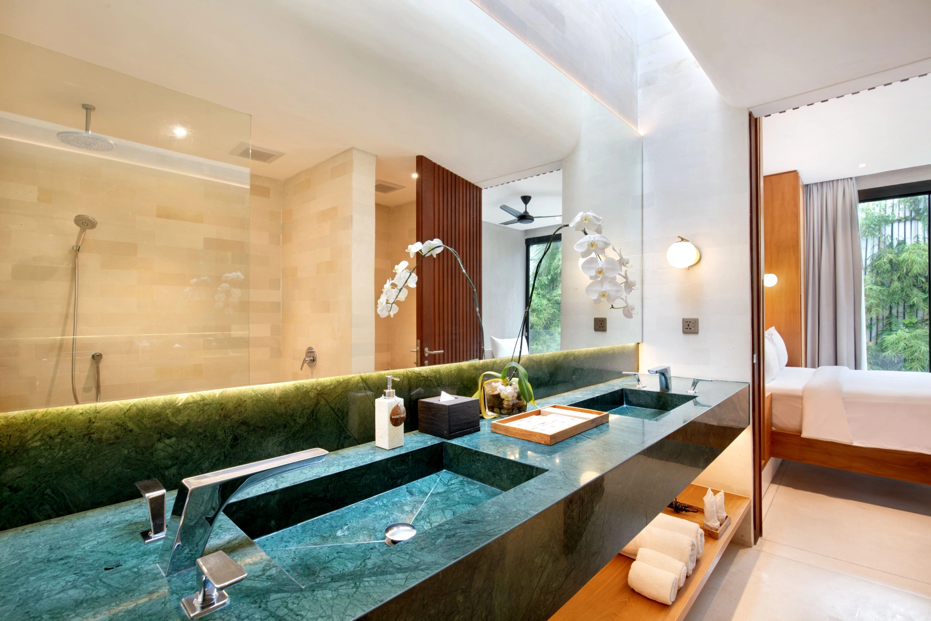 2BR MODERN SUAVE VILLA Berawa/Pool/1min to Baked/no construction/new design, 2-bed villa for rent in Canggu – photo 12 of 15