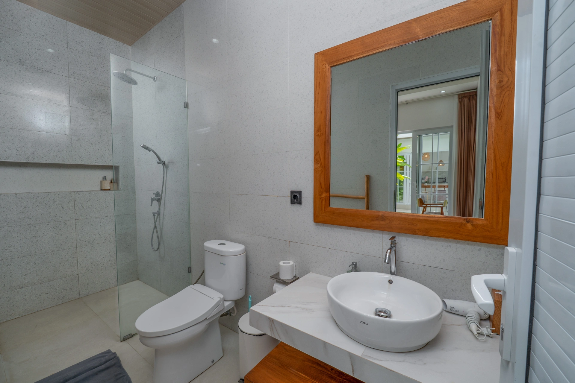 Villa Nadhira – 3BR Tropical Oasis in Berawa, 3-bed villa for rent in Canggu – photo 10 of 15