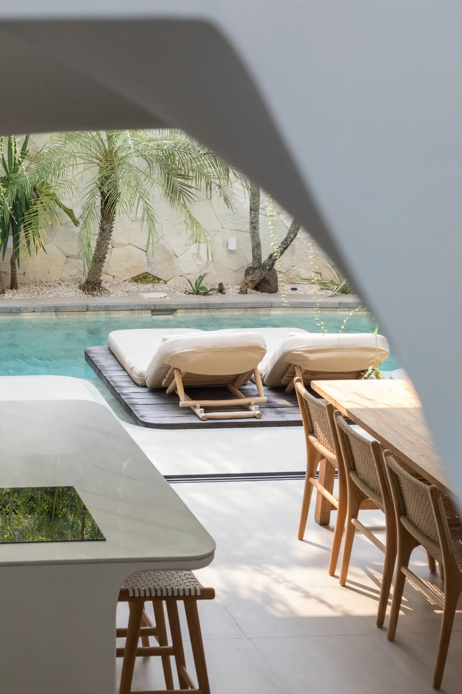 3 Bedroom Luxury Villa in Berawa, 3-bed villa for rent in Canggu – photo 13 of 15