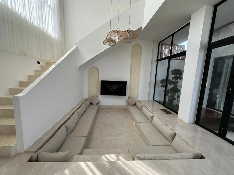 An - for Rent Modern White Villa in Kutuh near Gunung Payung Beach, 3-bed villa for rent in Uluwatu – photo 4 of 15
