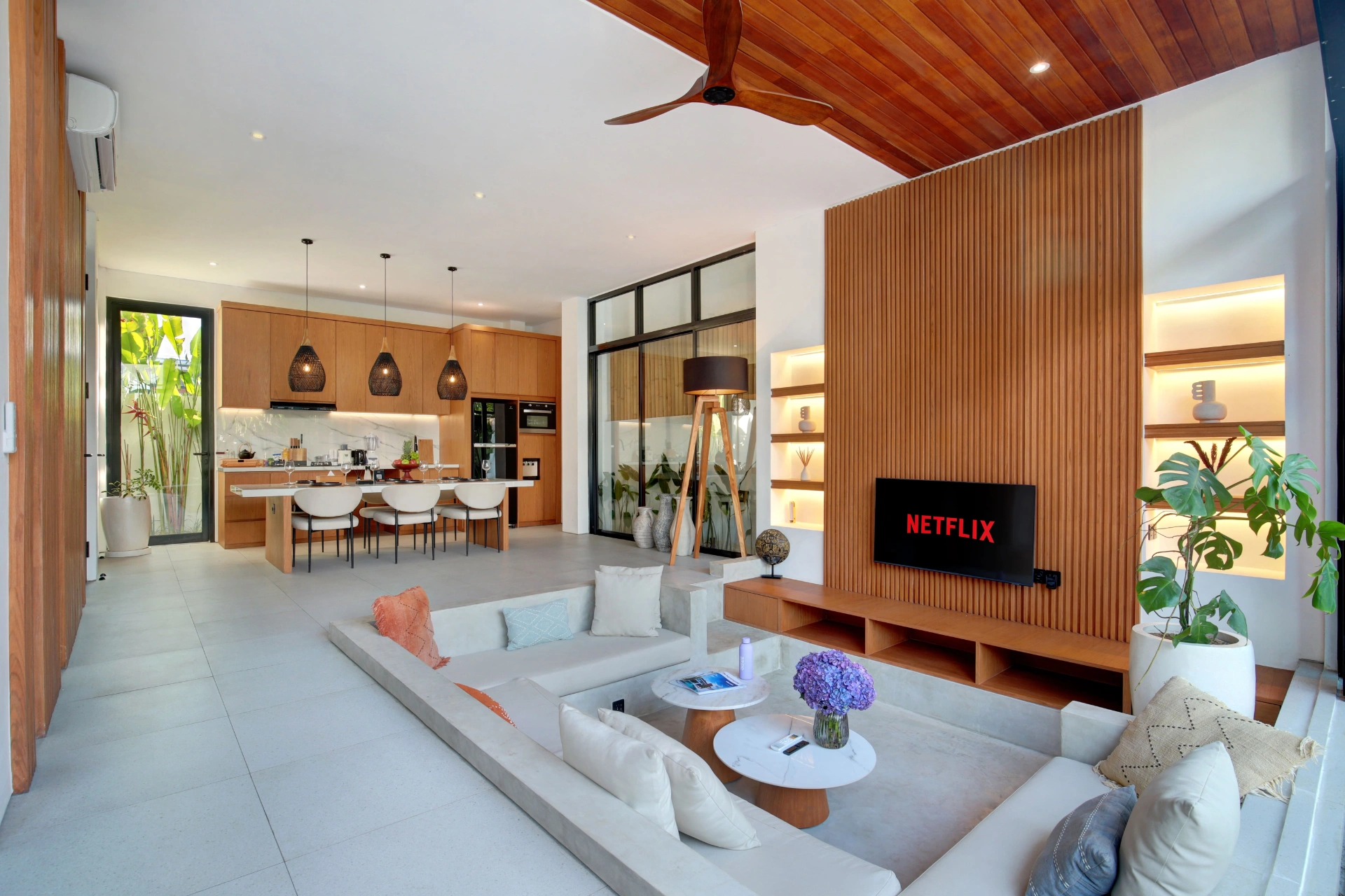 Aquamarine Villa I Canggu 3BR Sunken lounge/Central of Canggu/Rooftop available!, 3-bed villa for rent in Canggu – photo 6 of 15