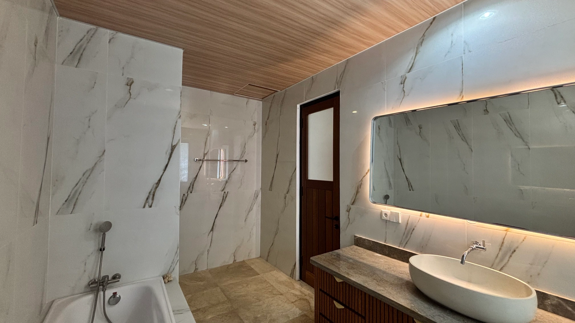 Spacious 4BR Villa for Rent in Prime Berawa, 4-bed villa for rent in Canggu – photo 8 of 14