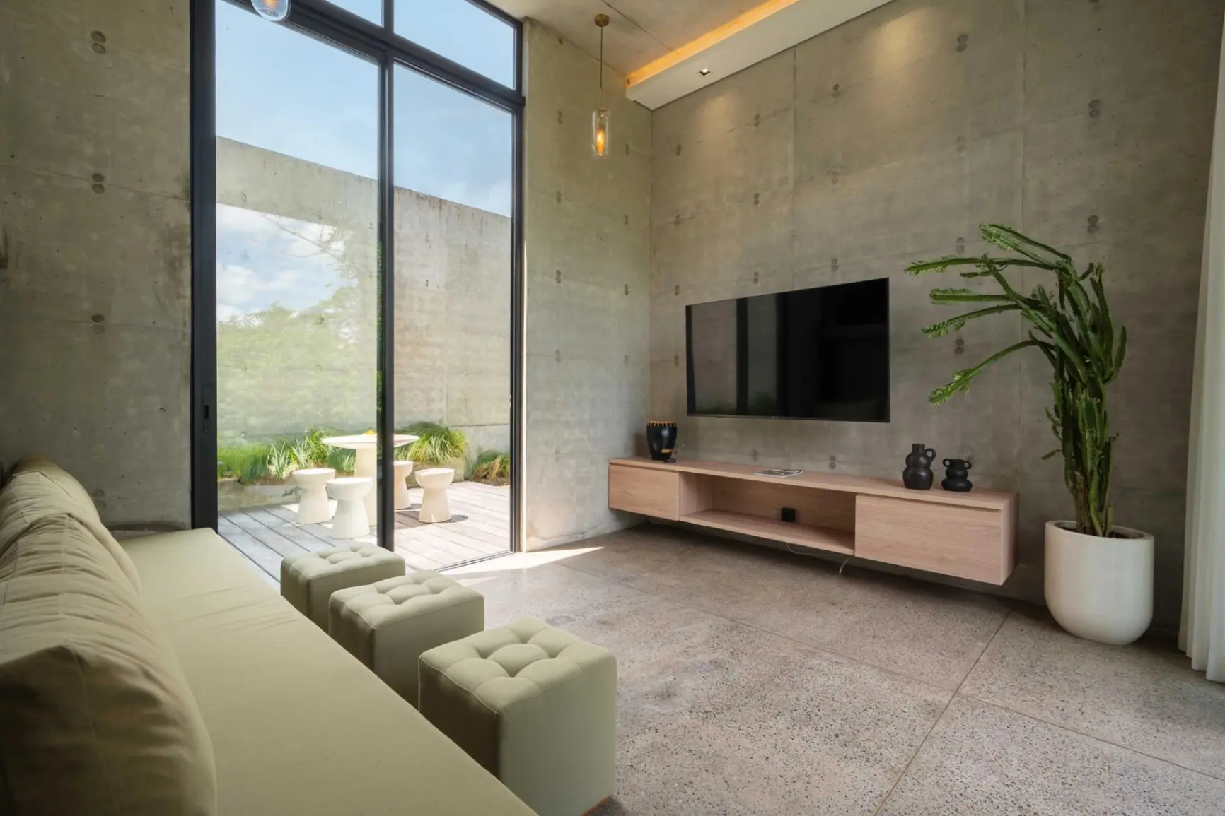 Nakula 7 - Stylish 2BR Villa w/ Nature View Near Berawa Beach, 2-bed villa for rent in Canggu – photo 3 of 15