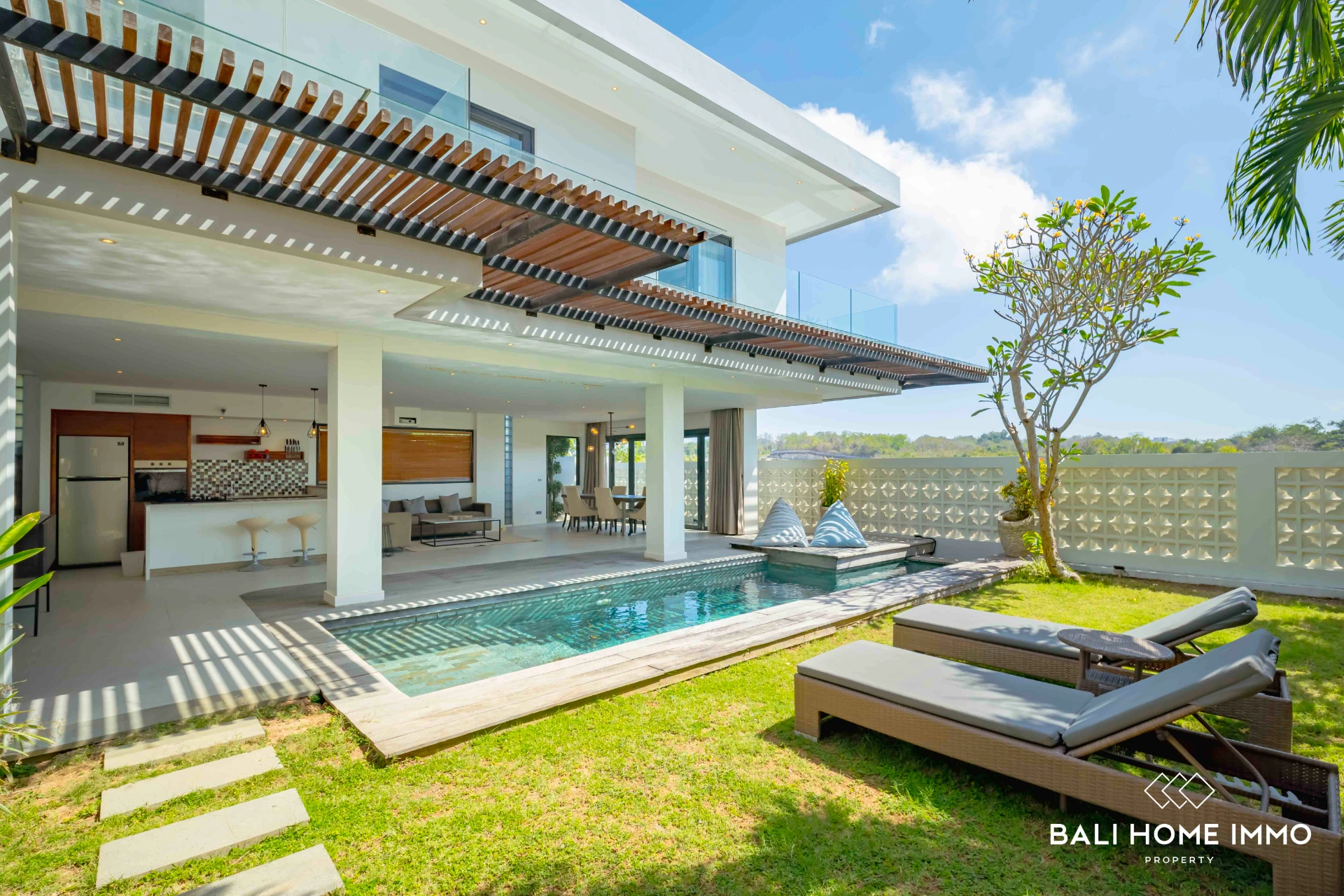 Stunning 3 Bedrooms Villa for Rent & Sale in Ungasan, 3-bed villa for rent in Uluwatu – photo 2 of 15