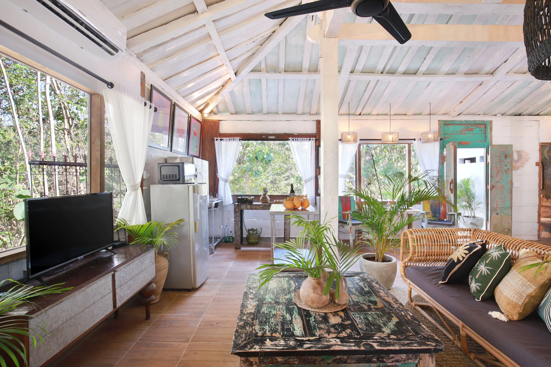 Traditional 1930's Joglo Beach House on a good size land in Uluwatu beaches area, 1-bed villa for rent in Uluwatu – photo 3 of 15