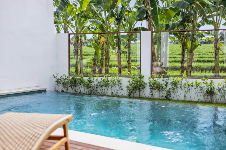 Luxury 3BR Villa with Rice Field Views in Prime Berawa, 3-bed villa for rent in Canggu – photo 14 of 15