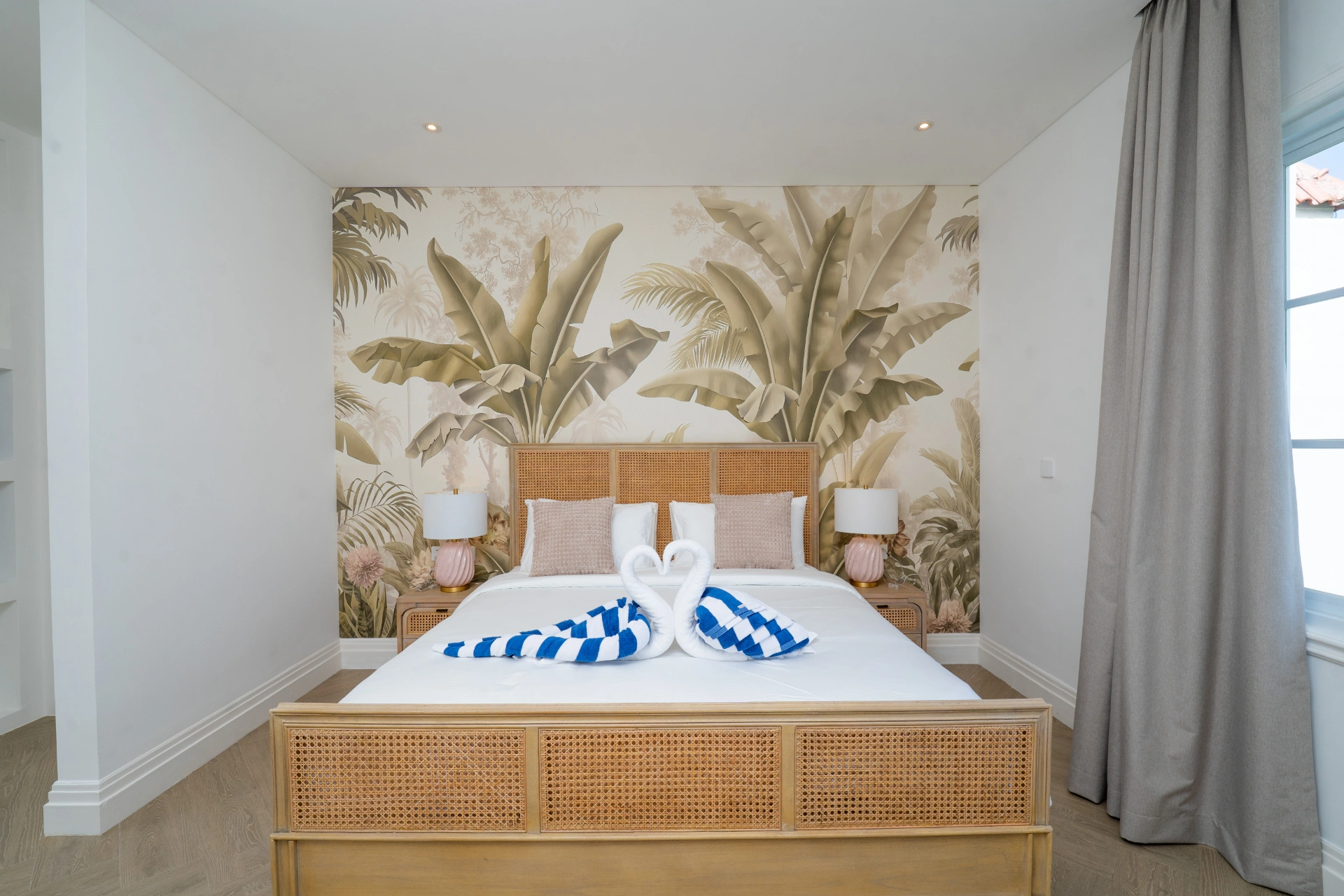 Villa Aclasa: Luxe 4BR Retreat in Central Canggu, 4-bed villa for rent in Canggu – photo 2 of 15