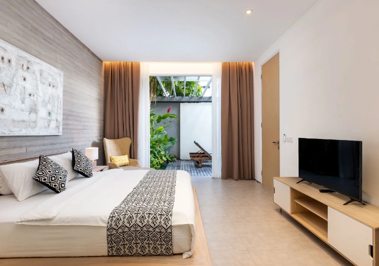 Luxury 2BR Private Pool Villa in Central Seminyak - Yearly & Monthly Rental, 2-bed villa for rent in Seminyak – photo 2 of 15