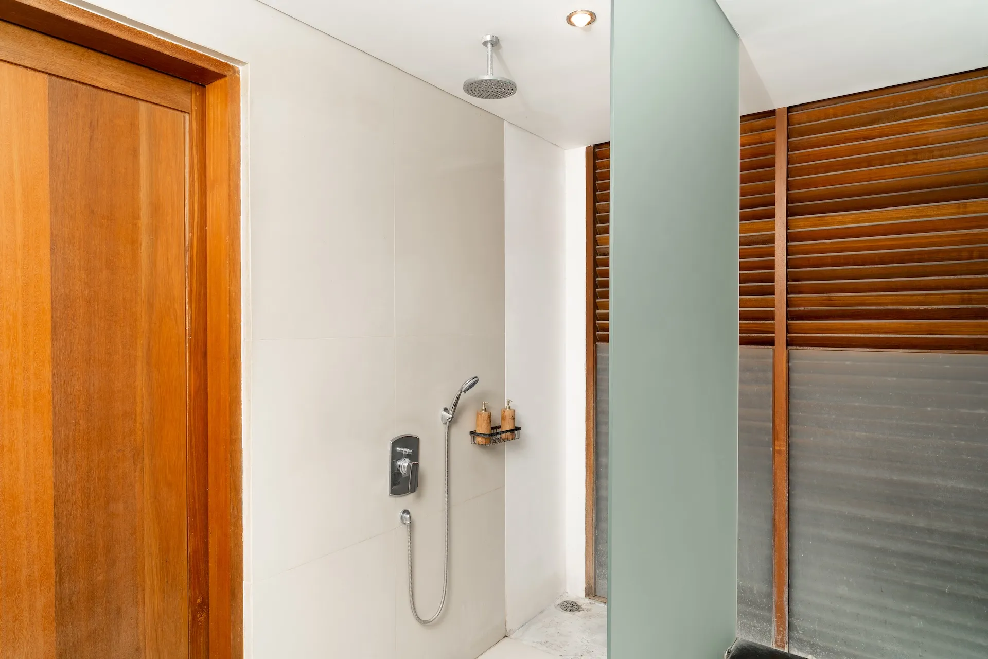 Bale Gede Luxury Villas - 3 Bedroom Pool Villa, 3-bed villa for rent in Seminyak – photo 14 of 15