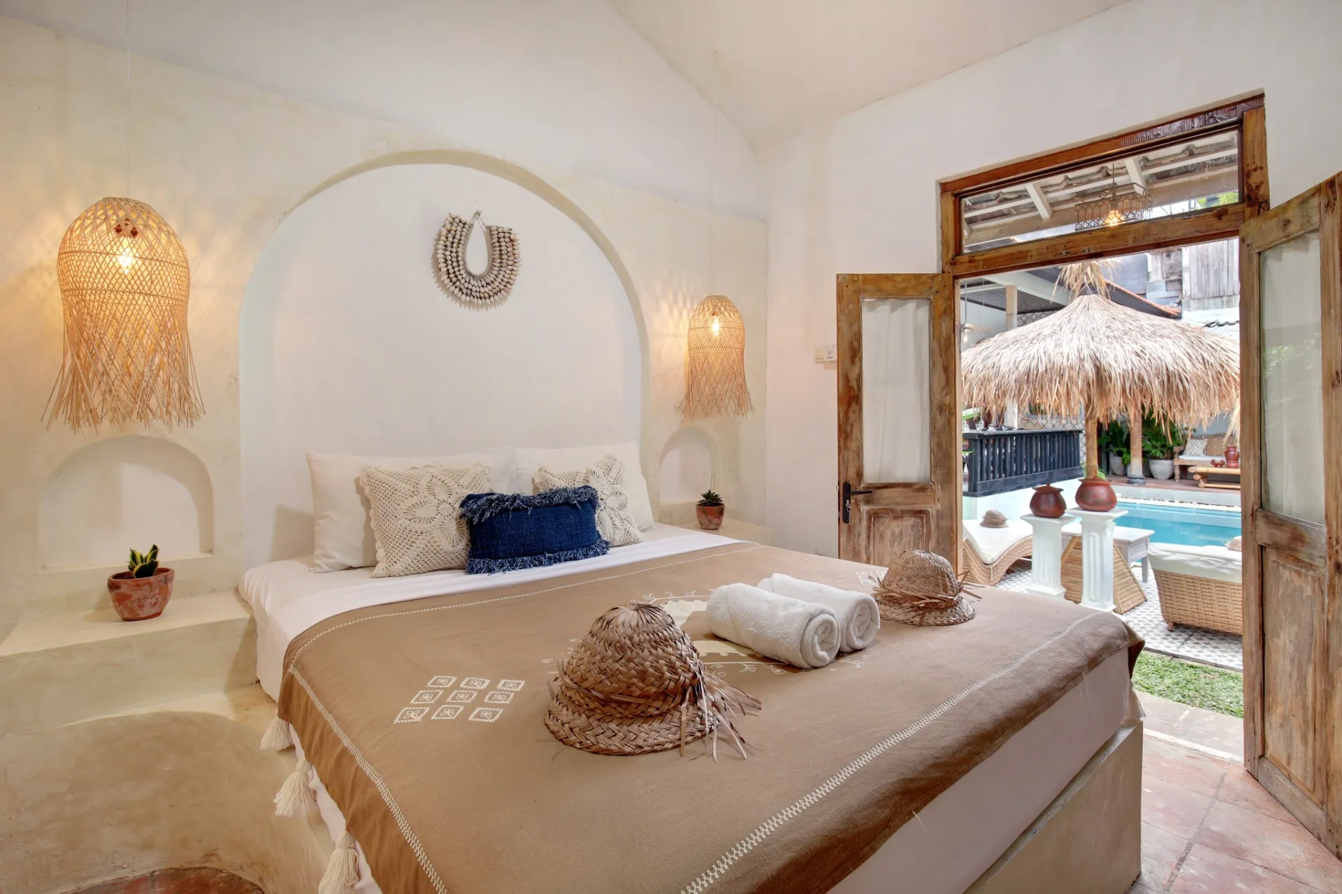 Seminyak Villa – 4BR, Private Pool, Walk to Shops & Beach, 4-bed villa for rent in Seminyak – photo 12 of 15