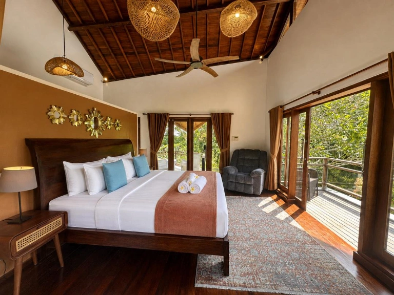 Beautiful 4-Bedroom Villa Sanctuary — Perfect for Family Living in North Canggu, 4-bed villa for rent in Canggu – photo 3 of 15