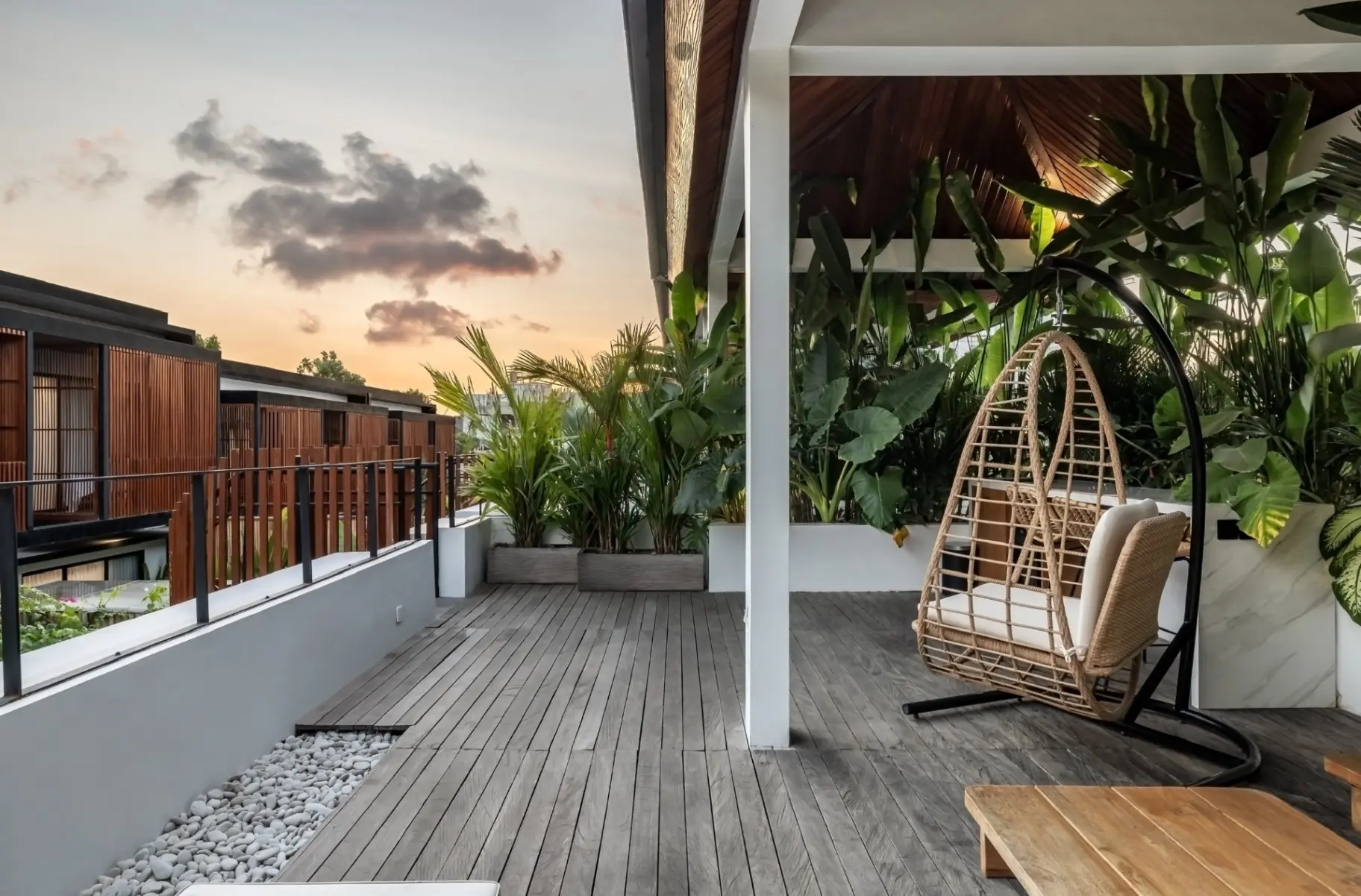300m to the BEACH PREMIUM BATU BOLONG Canggu 4br villa, 4-bed villa for rent in Canggu – photo 4 of 15