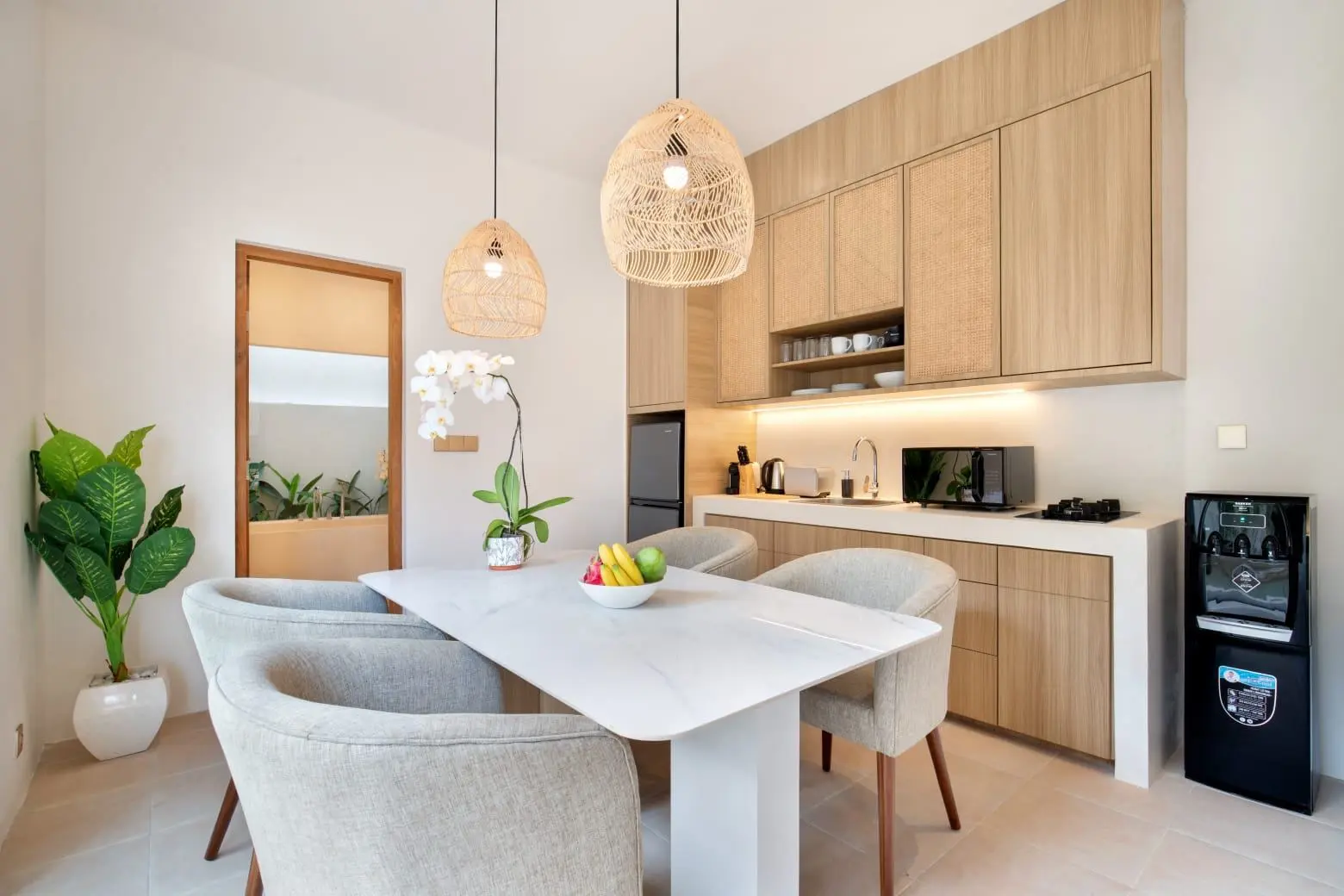 3BR Modern Villa with Rooftop at Abasan Berawa, 3-bed villa for rent in Canggu – photo 8 of 15