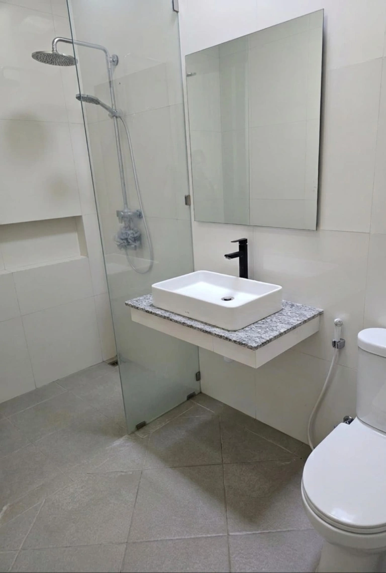 Modern 2 Bedroom Villa with Mezzanine Office | Prime Umalas Living, 2-bed villa for rent in Canggu – photo 3 of 15