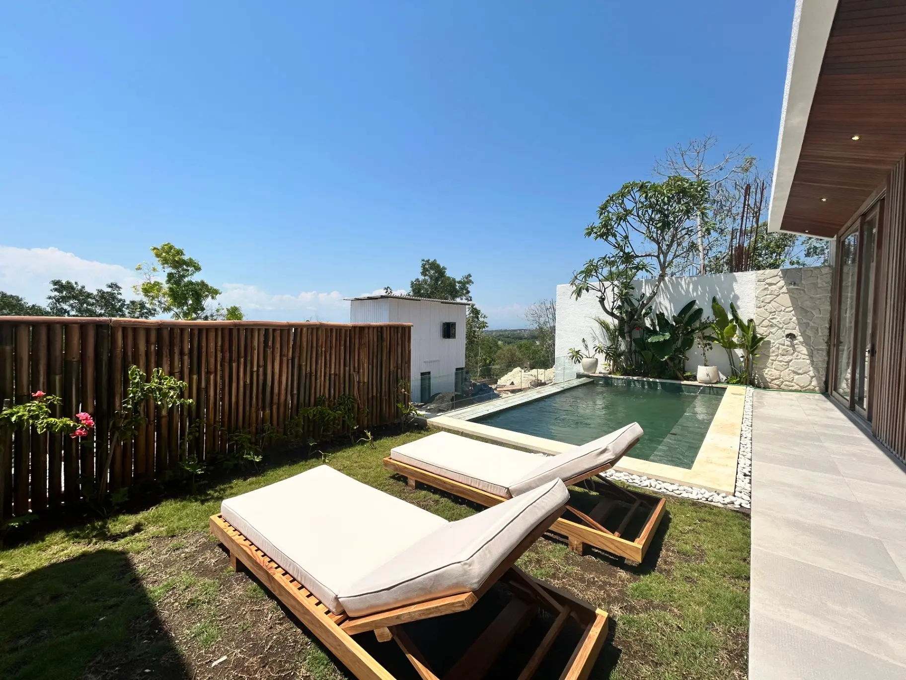 Modern 2BR Villa w/ Ocean Views and Private Pool, 2-bed villa for rent in Uluwatu – photo 7 of 15