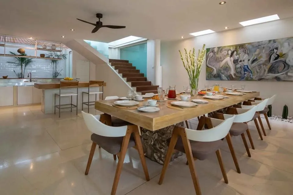 Luxury 5-Bedroom Ocean View Villa – Batu Belig, 5-bed villa for rent in Canggu – photo 3 of 11