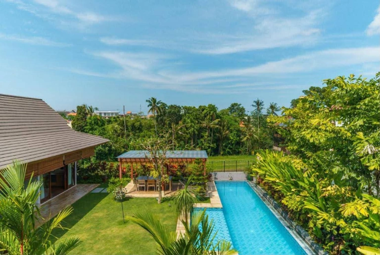 4 Bedrooms Villa for Monthly & Yearly Rent in Canggu-babakan, 4-bed villa for rent in Canggu – photo 2 of 13