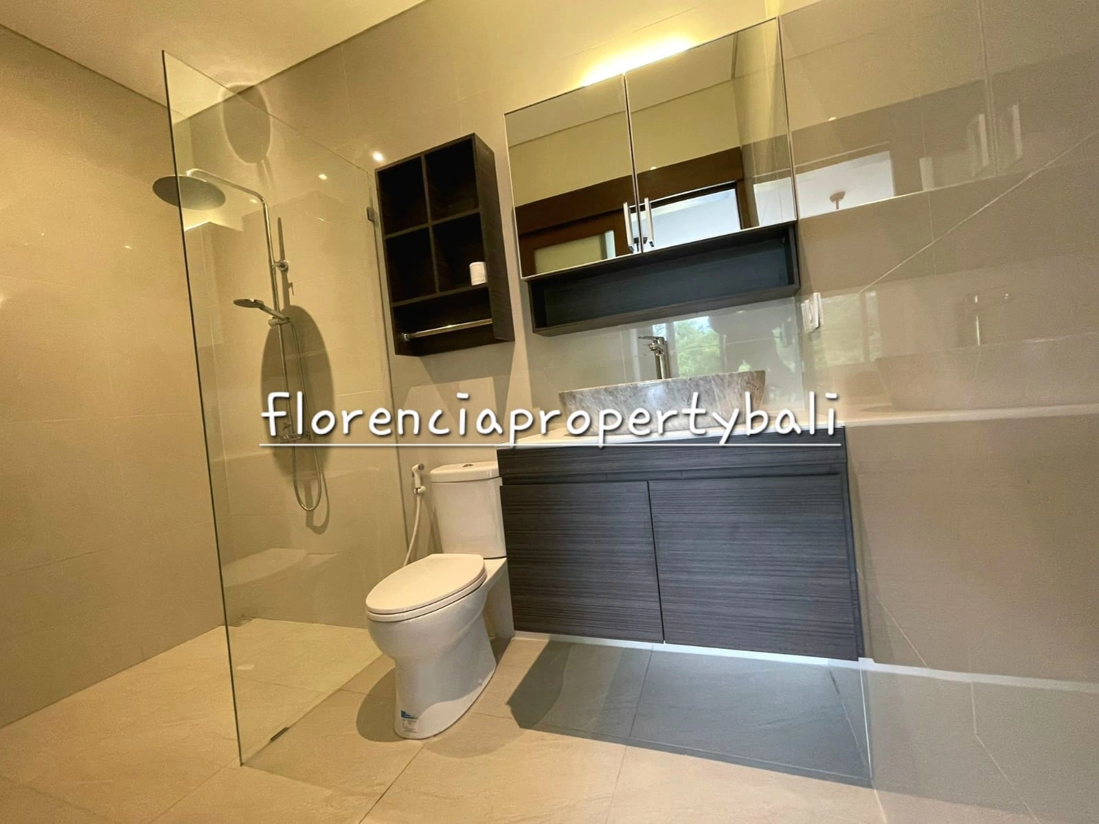 Kerobokan Villa | Modern 2 Bedroom for Yearly and Monthly Rental, 2-bed villa for rent in Canggu – photo 11 of 14