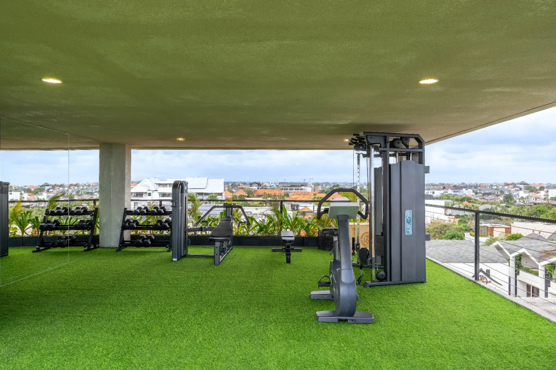 Sunny Muse Studio - Beachside 1BR Canggu | Rooftop Gym, Sauna & Pool, 1-bed villa for rent in Canggu – photo 9 of 15