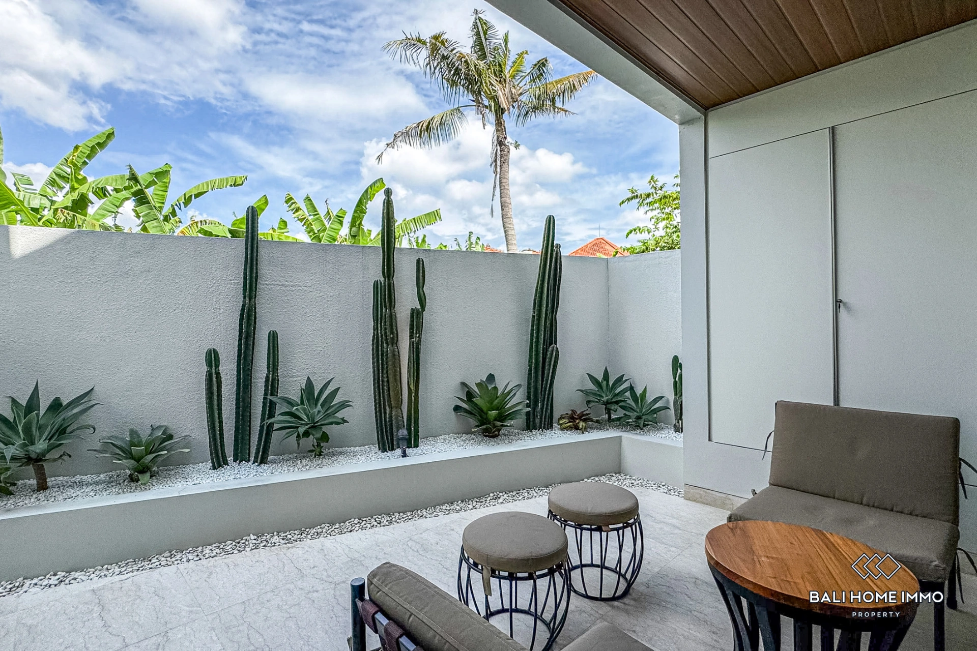 Beautiful Design 2 Bedrooms villa in Buduk Bali, 2-bed villa for rent in Pererenan – photo 7 of 14